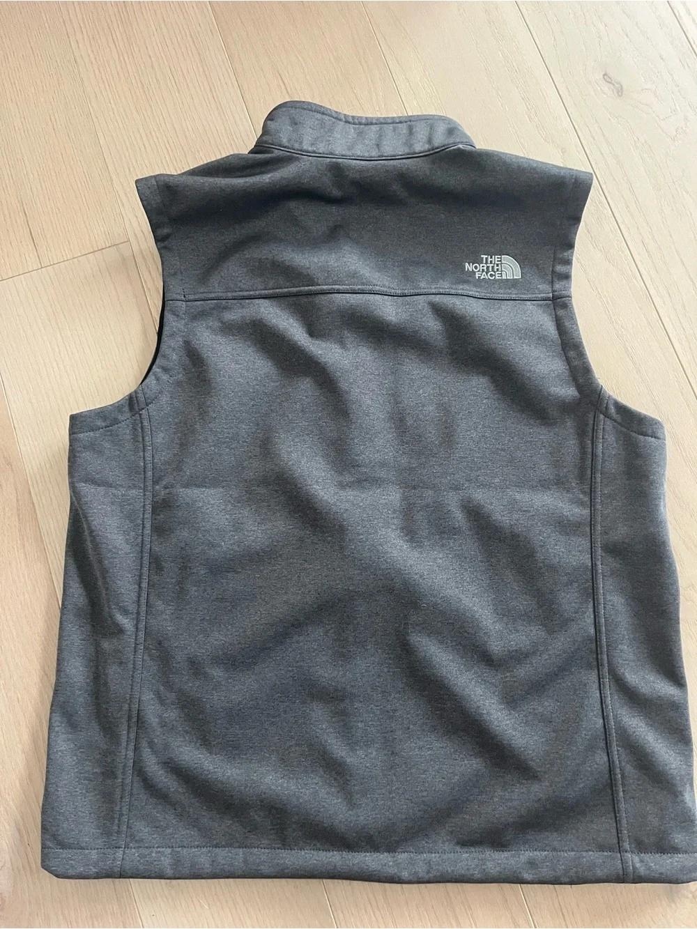 The North Face Men's Dark Gray Softshell Vest - NWT